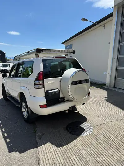 Toyota Land Cruiser 2006 — Le SUV 4x4 incontournable, robustesse éprouvée — Heckansicht