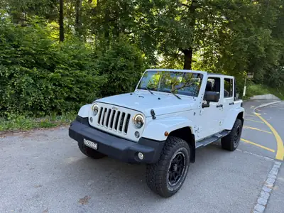 Jeep Wrangler 2.8 CRD Sahara Unlimited — SUV légendaire diesel, 53'700 km seulement — vue extérieure