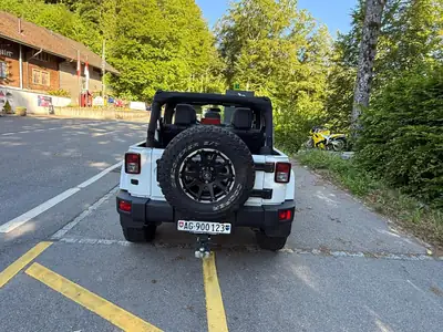 Jeep Wrangler 2.8 CRD Sahara Unlimited — SUV légendaire diesel, 53'700 km seulement — intérieur