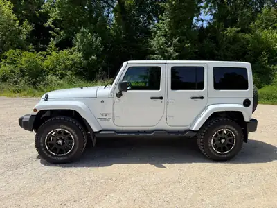 Jeep Wrangler 2.8 CRD Sahara Unlimited — SUV légendaire diesel, 53'700 km seulement — Miniature 11