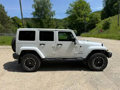 Jeep Wrangler 2.8 CRD Sahara Unlimited — SUV légendaire diesel, 53'700 km seulement — Miniature 10