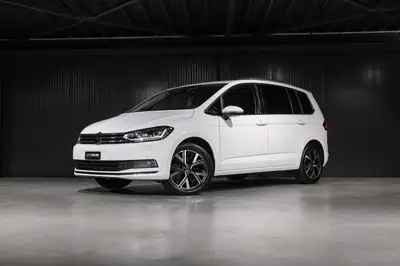 VW Touran 1.5 TSI EVO Highline — Monospace 7 places avec toit panoramique et régulateur adaptatif — vue extérieure