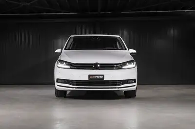 VW Touran 1.5 TSI EVO Highline — Monospace 7 places avec toit panoramique et régulateur adaptatif — arrière