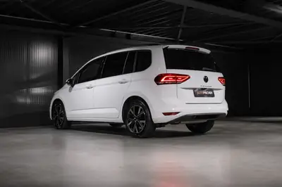 VW Touran 1.5 TSI EVO Highline — Monospace 7 places avec toit panoramique et régulateur adaptatif — Miniature 8