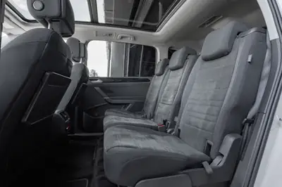 VW Touran 1.5 TSI EVO Highline — Monospace 7 places avec toit panoramique et régulateur adaptatif — Miniature 12