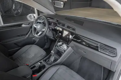 VW Touran 1.5 TSI EVO Highline — Monospace 7 places avec toit panoramique et régulateur adaptatif — Miniature 15