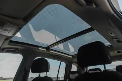 VW Touran 1.5 TSI EVO Highline — Monospace 7 places avec toit panoramique et régulateur adaptatif — Miniature 23