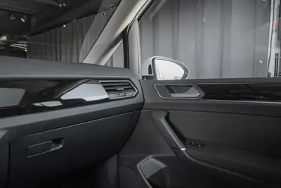 VW Touran 1.5 TSI EVO Highline — Monospace 7 places avec toit panoramique et régulateur adaptatif — Miniature 22