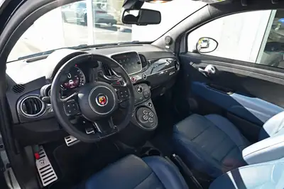 Fiat 500 Abarth 695 Rivale — Sportive compacte turbo, 180 ch et très peu kilométrée — Thumbnail 10