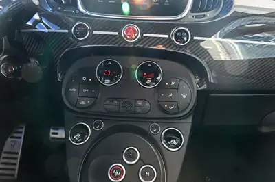 Fiat 500 Abarth 695 Rivale — Sportive compacte turbo, 180 ch et très peu kilométrée — Thumbnail 19