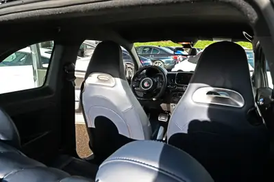 Fiat 500 Abarth 695 Rivale — Sportive compacte turbo, 180 ch et très peu kilométrée — Thumbnail 23