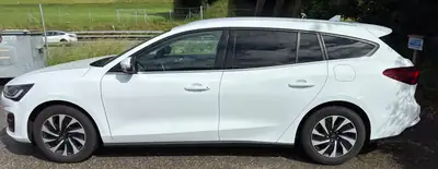 Ford Focus 1.0i EcoBoost Hybrid 155 — Monospace écologique et économique, 96'000 km — arrière