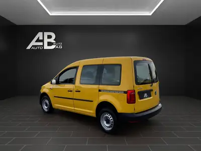 VW Caddy 2.0 TDI 4Motion — Utilitaire polyvalent tout-terrain, entretien récent — Heckansicht