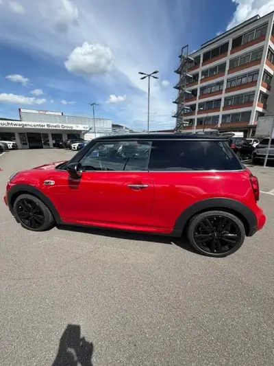 MINI Cooper S 2.0i — Sportive compacte rouge éclatant, 30 500 km seulement — rear view