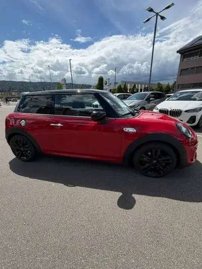 MINI Cooper S 2.0i — Sportive compacte rouge éclatant, 30 500 km seulement — interior