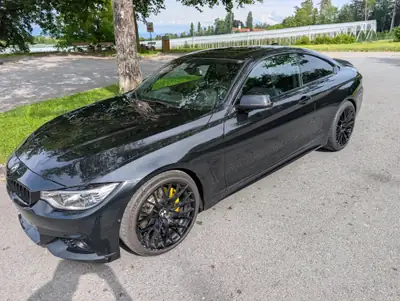 BMW 435i xDrive Coupé 2013 — Sportivité all-wheel drive et design premium — intérieur