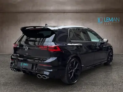 VW Golf 2.0 TSI R DSG 4Motion — Performance 320 ch, transmission intégrale, peu kilométrée — dashboard
