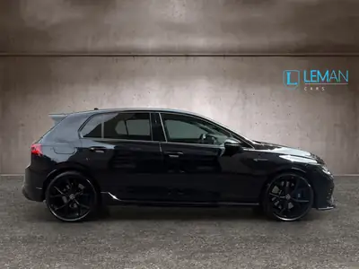 VW Golf 2.0 TSI R DSG 4Motion — Performance 320 ch, transmission intégrale, peu kilométrée — interior