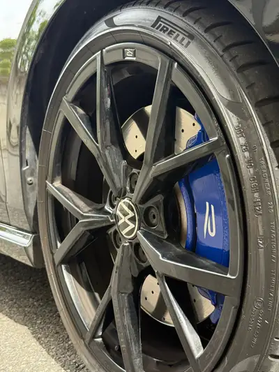 VW Golf 2.0 TSI R DSG 4Motion — Performance 320 ch, transmission intégrale, peu kilométrée — Thumbnail 9