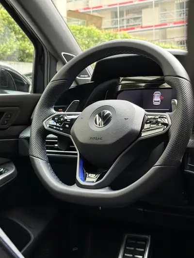 VW Golf 2.0 TSI R DSG 4Motion — Performance 320 ch, transmission intégrale, peu kilométrée — Thumbnail 12