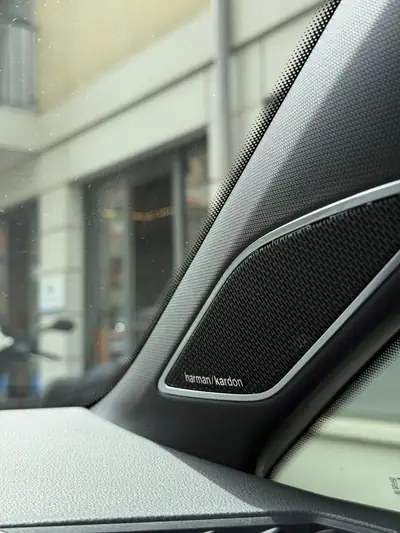 VW Golf 2.0 TSI R DSG 4Motion — Performance 320 ch, transmission intégrale, peu kilométrée — Thumbnail 15