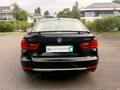 BMW 328 Gran Turismo xDrive — Berline spacieuse, tout-terrain, sièges cuir chauffants — dashboard