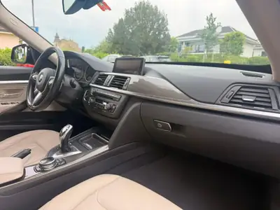 BMW 328 Gran Turismo xDrive — Berline spacieuse, tout-terrain, sièges cuir chauffants — Thumbnail 12