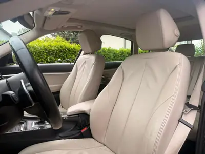 BMW 328 Gran Turismo xDrive — Berline spacieuse, tout-terrain, sièges cuir chauffants — Thumbnail 18