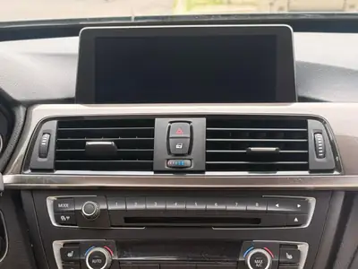 BMW 328 Gran Turismo xDrive — Berline spacieuse, tout-terrain, sièges cuir chauffants — Thumbnail 23