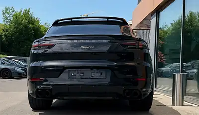 Porsche Cayenne Coupé 3.0 V6 E-Hybrid — SUV hybride rechargeable, 44 000 km seulement — interior