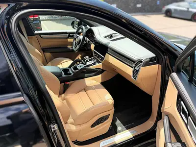 Porsche Cayenne Coupé 3.0 V6 E-Hybrid — SUV hybride rechargeable, 44 000 km seulement — detail