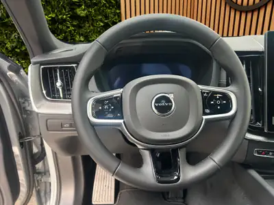 Volvo XC60 2.0 T6 TE Black Edition eAWD — Hybride rechargeable premium, seulement 20'000 km — Miniature 12