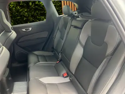 Volvo XC60 2.0 T6 TE Black Edition eAWD — Hybride rechargeable premium, seulement 20'000 km — Miniature 10