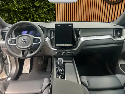 Volvo XC60 2.0 T6 TE Black Edition eAWD — Hybride rechargeable premium, seulement 20'000 km — Miniature 13