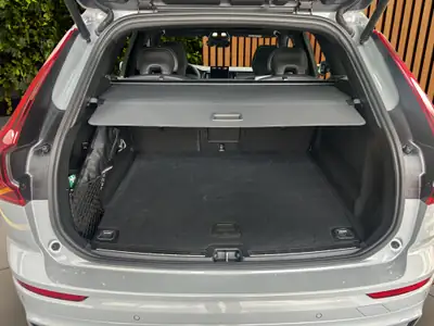 Volvo XC60 2.0 T6 TE Black Edition eAWD — Hybride rechargeable premium, seulement 20'000 km — Miniature 18