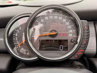 MINI Cooper Cabriolet Steptronic — Décapotable urbaine automatique, entretien suivi — Thumbnail 16