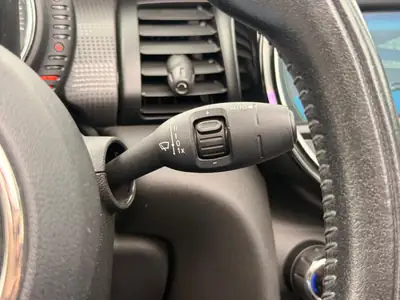 MINI Cooper Cabriolet Steptronic — Décapotable urbaine automatique, entretien suivi — Thumbnail 24