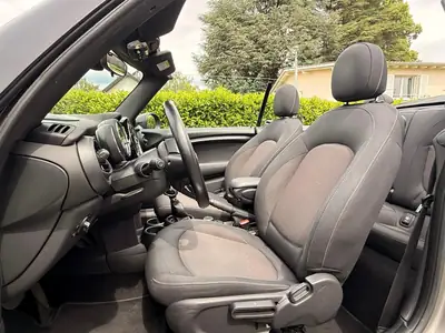 MINI Cooper Cabriolet Steptronic — Décapotable urbaine automatique, entretien suivi — Thumbnail 25