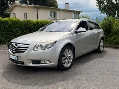 Opel Insignia 2.0 CDTI — Berline élégante, motorisation diesel efficace et équipements premium — side view