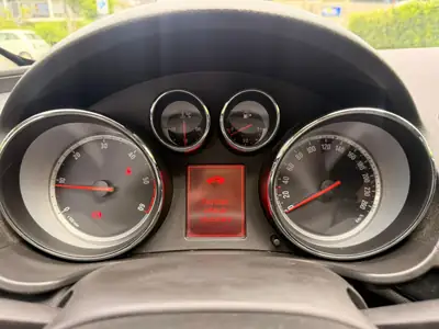 Opel Insignia 2.0 CDTI — Berline élégante, motorisation diesel efficace et équipements premium — Thumbnail 9