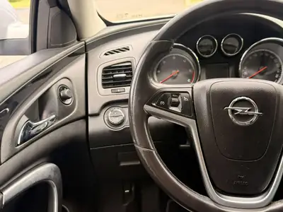 Opel Insignia 2.0 CDTI — Berline élégante, motorisation diesel efficace et équipements premium — Thumbnail 19