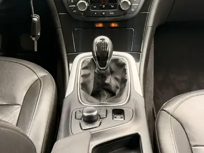 Opel Insignia 2.0 CDTI — Berline élégante, motorisation diesel efficace et équipements premium — Thumbnail 23