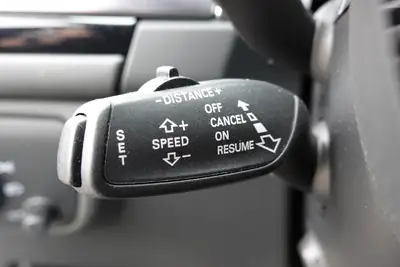 Audi RS6 Avant 4.0 TFSI V8 Performance — Break sportif 605 ch, toit ouvrant, sans accident — Miniature 13