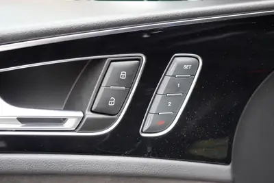 Audi RS6 Avant 4.0 TFSI V8 Performance — Break sportif 605 ch, toit ouvrant, sans accident — Miniature 21
