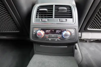 Audi RS6 Avant 4.0 TFSI V8 Performance — Break sportif 605 ch, toit ouvrant, sans accident — Miniature 23