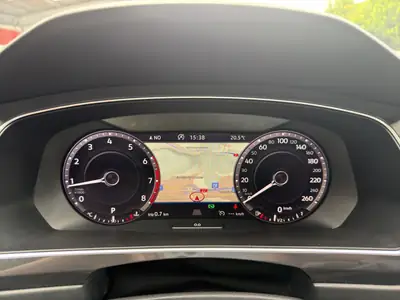 VW Tiguan 2.0 TSI Highline 4Motion — SUV compact performant, toit panoramique et garantie 12 mois — Miniatura 18