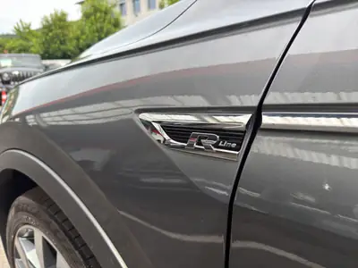 VW Tiguan 2.0 TSI Highline 4Motion — SUV compact performant, toit panoramique et garantie 12 mois — Miniatura 17