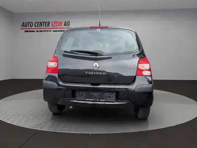 Renault Twingo 1.2 16V Expression — Citadine urbaine compacte, climatisation, sans accident — Armaturenbrett