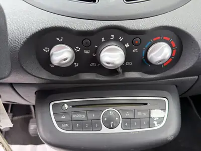 Renault Twingo 1.2 16V Expression — Citadine urbaine compacte, climatisation, sans accident — Miniatur 15