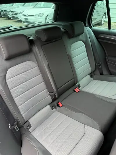 VW Golf 1.4 TSI Cup R-Line — Berline sportive, entretien récent, 53 000 km seulement — Thumbnail 11